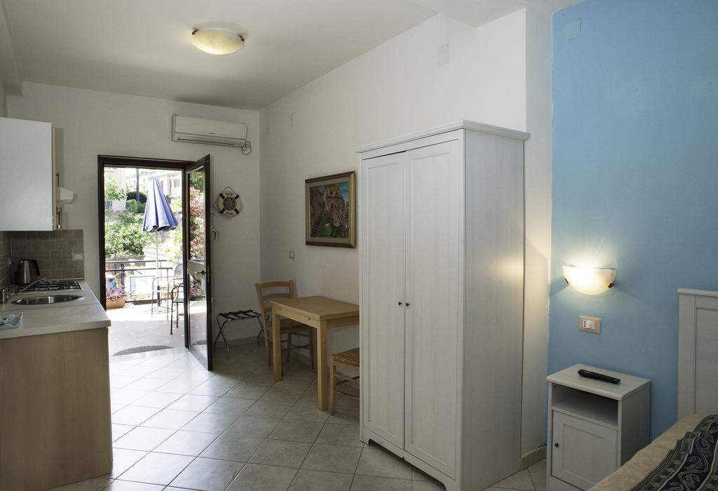 B&B La Nave Νάπολη Δωμάτιο φωτογραφία