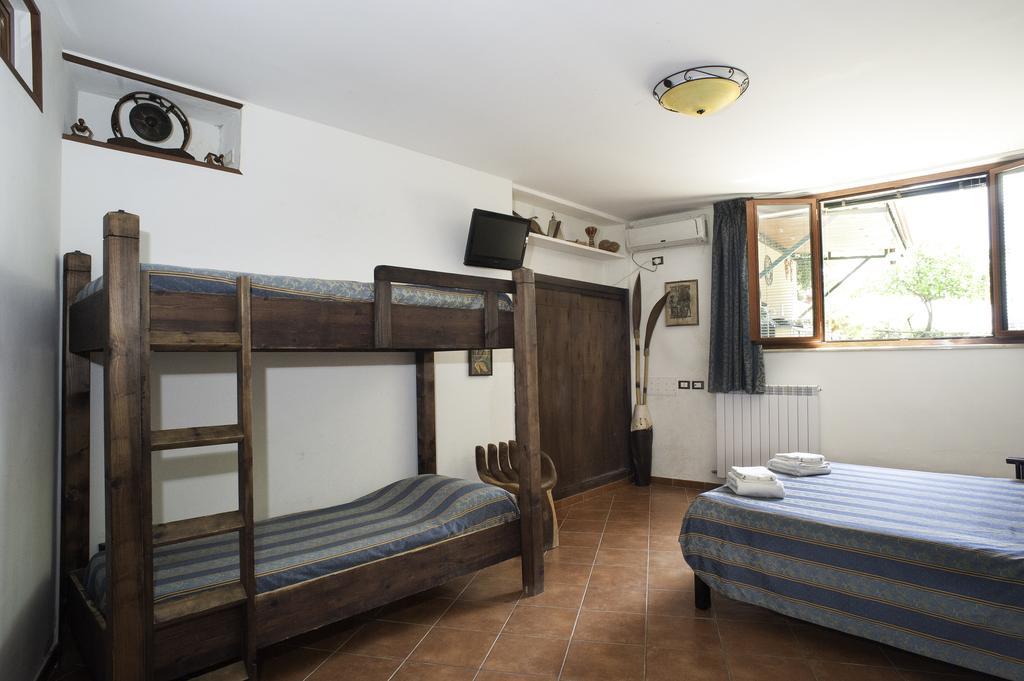 B&B La Nave Νάπολη Δωμάτιο φωτογραφία